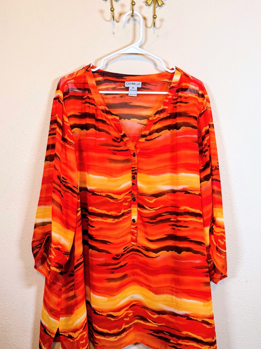Catherines Orange and Yellow Wave-Print Button V-Neck Blouse. Size 3X